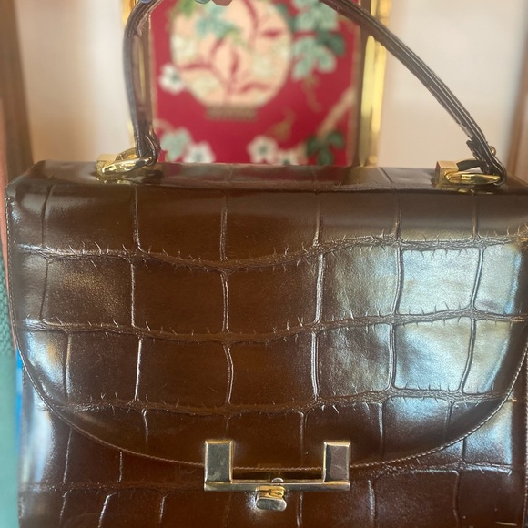 Saks Fifth Avenue Vintage 1960s/70 Brown crocodile embossed leather Handbag. - Picture 11 of 13
